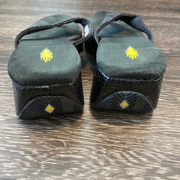 Volatile Women's Frappachino Size 10 Black Croco Wedge Flip-Flop Sandals - Picture 7 of 9
